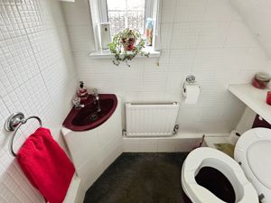 Guest WC- click for photo gallery